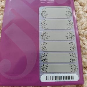 NEW Jamberry - Flourish